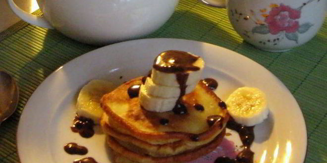 Рецепт оладий с бананом, яблоком и корицей