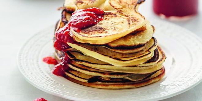 Рецепт оладий с клубничным джемом