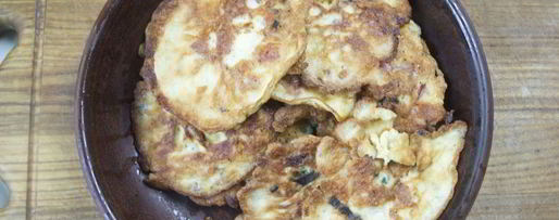 Шаг 7: оладий с колбасой и сыром