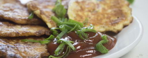 Шаг 8: оладий с колбасой и сыром