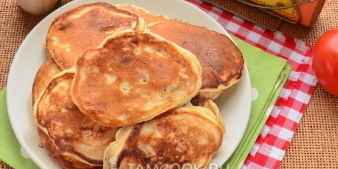 Рецепт оладий с колбасой на кефире