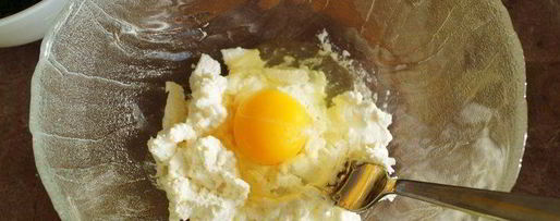 Шаг 1: оладий с кукурузой и горошком