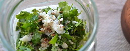 Шаг 4: оладий с кукурузой и соусом из натурального йогурта