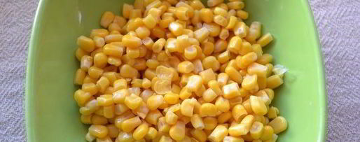 Шаг 6: оладий с кукурузой и соусом из натурального йогурта