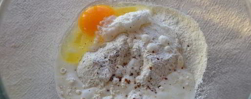 Шаг 8: оладий с кукурузой и соусом из натурального йогурта