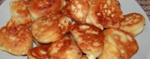 Шаг 3: оладий с сыром и колбасой