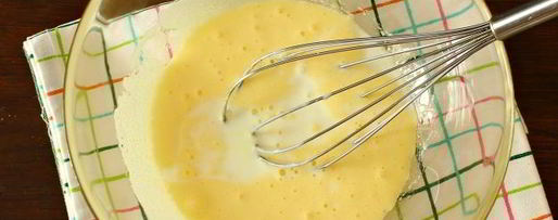 Шаг 3: пышных оладий на кефире с разрыхлителем