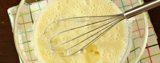 Шаг 4: пышных оладий на кефире с разрыхлителем