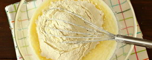 Шаг 5: пышных оладий на кефире с разрыхлителем