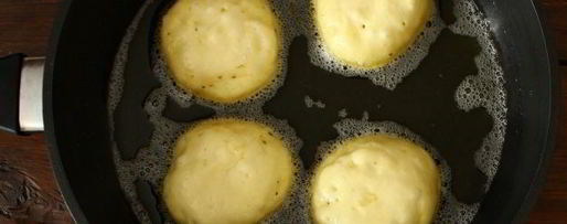 Шаг 9: пышных оладий на кефире с разрыхлителем