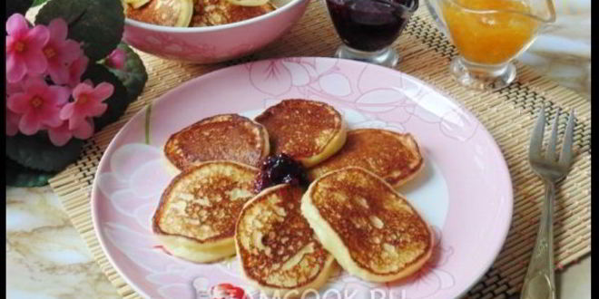 Рецепт творожных оладий на молоке