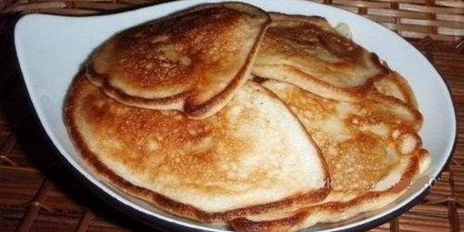 Рецепт творожных оладий с грушами