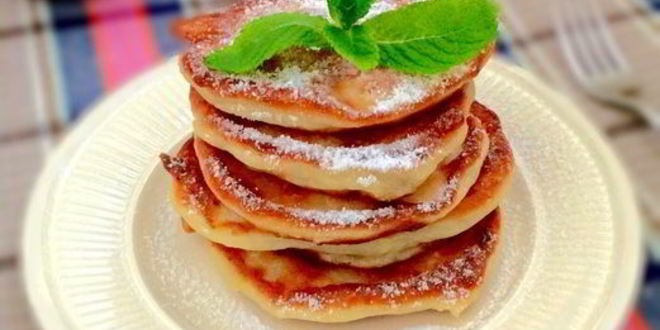 Рецепт творожных оладий с яблоками