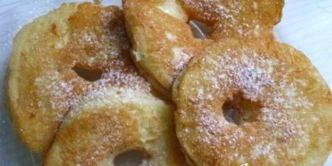 Рецепт яблочных оладий с корицей