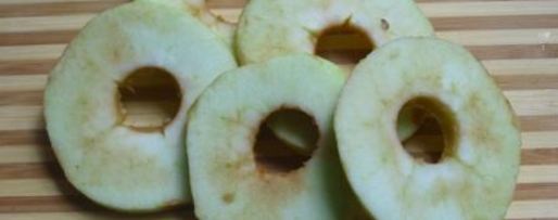 Шаг 2: яблочных оладий с корицей