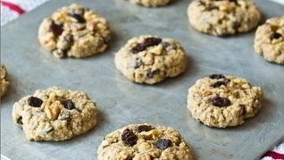 Рецепт Овсяного печенья с орехами, корицей и изюмом