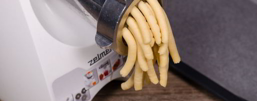 Шаг 14: печенья через мясорубку