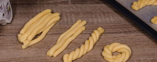 Шаг 17: печенья через мясорубку