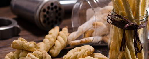 Шаг 20: печенья через мясорубку