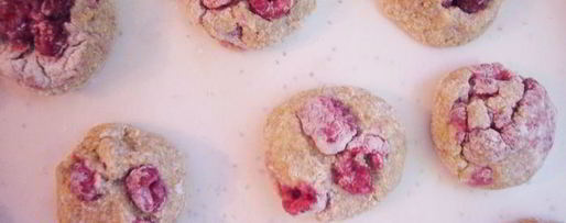 Шаг 6: печенья с малиной