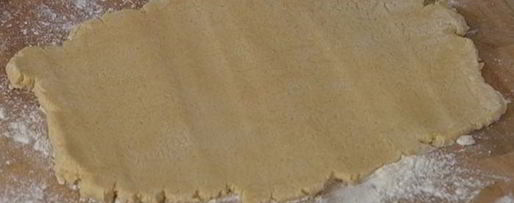 Шаг 2: печенья с малиновым джемом