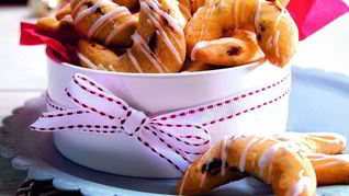 Рецепт Рогаликов с ромовым изюмом