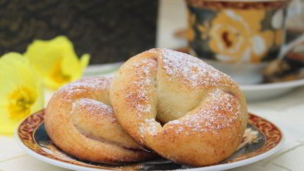 Рецепт Рогаликов с сыром и джемом