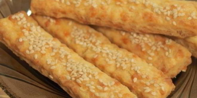 Рецепт сырного печенья с кунжутом