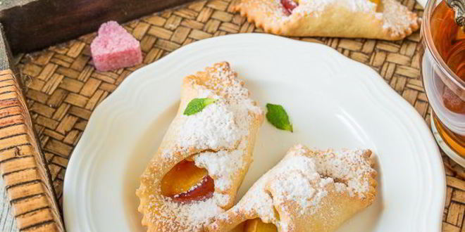 Рецепт творожного печенья с персиками