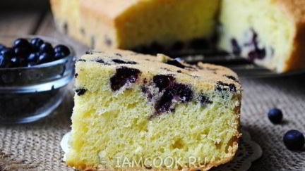 Рецепт Бисквитного пирога с черникой