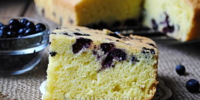 Рецепт бисквитного пирога с черникой
