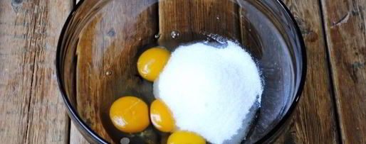 Шаг 5: бисквитного пирога с черникой