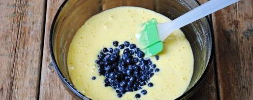 Шаг 10: бисквитного пирога с черникой