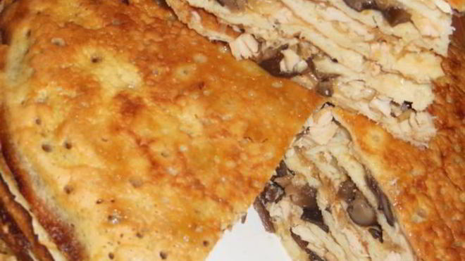 Рецепт Блинчатого пирога с курицей, сыром и грибами