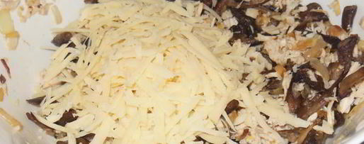 Шаг 3: блинчатого пирога с курицей, сыром и грибами