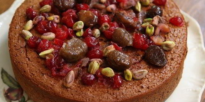 Рецепт каштанового пирога с миндалем, клюквой и фисташками