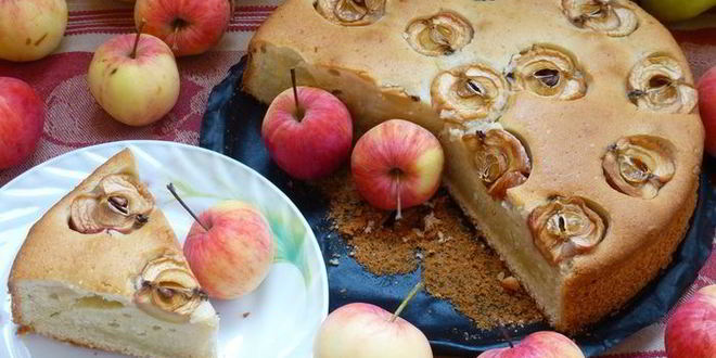 Рецепт пирога из дачных яблочек