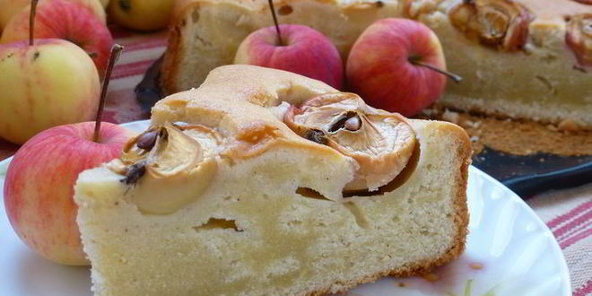 Рецепт пирога из дачных яблочек