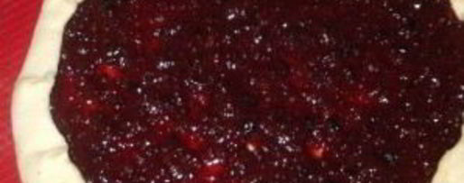 Шаг 5: пирога на дрожжах с вареньем