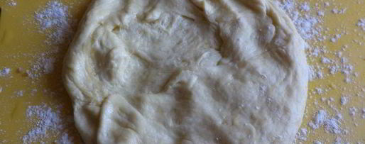 Шаг 12: пирога с бананами и яблоками из необычного дрожжевого теста