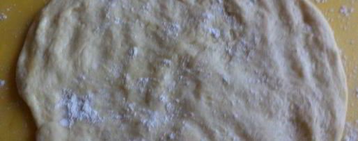 Шаг 13: пирога с бананами и яблоками из необычного дрожжевого теста