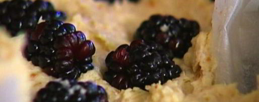 Шаг 6: пирога с ежевикой на сметане