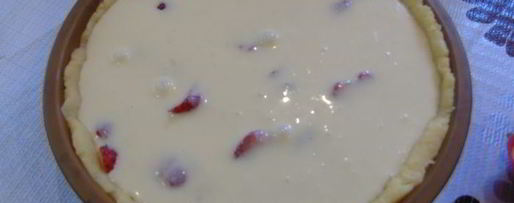 Шаг 7: пирог с клубникой