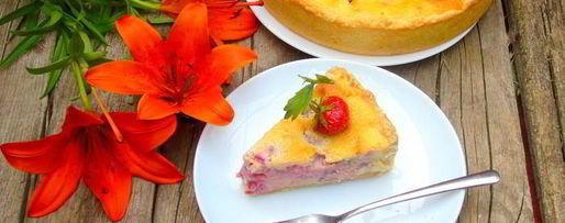 Шаг 9: пирог с клубникой