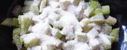 Шаг 1: пирога с ревенем и манкой