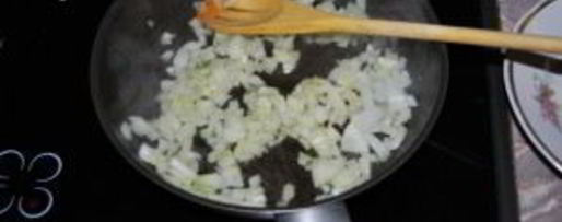 Шаг 1: пирога с семгой из слоеного теста