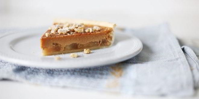 Рецепт пирога с вареной сгущенкой и яблоками