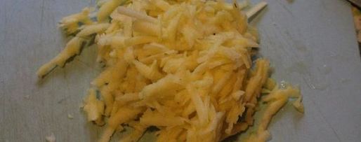 Шаг 3: пирога с яблоками и курагой