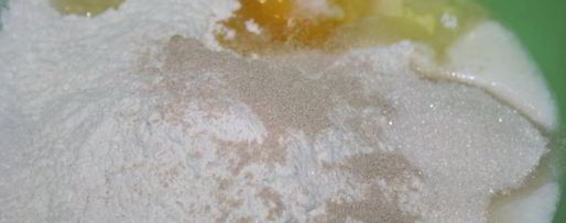 Шаг 2: пирогов с тремя видами сыра, чесноком и зеленью