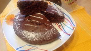 Рецепт Простого шоколадного пирога из кислого молока